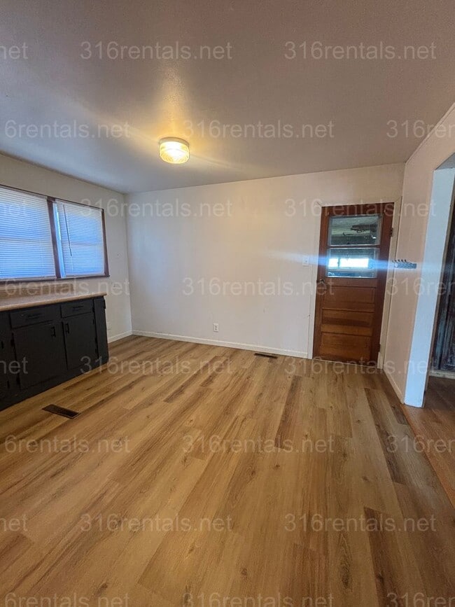 Photo - 3 bed 1 bath house available NOW!