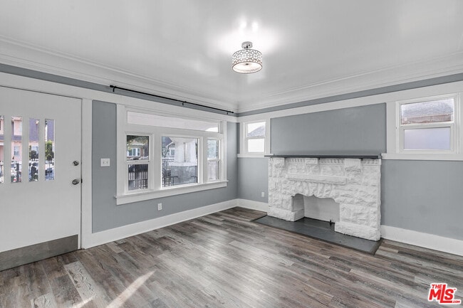 Photo - 641 W 43rd St