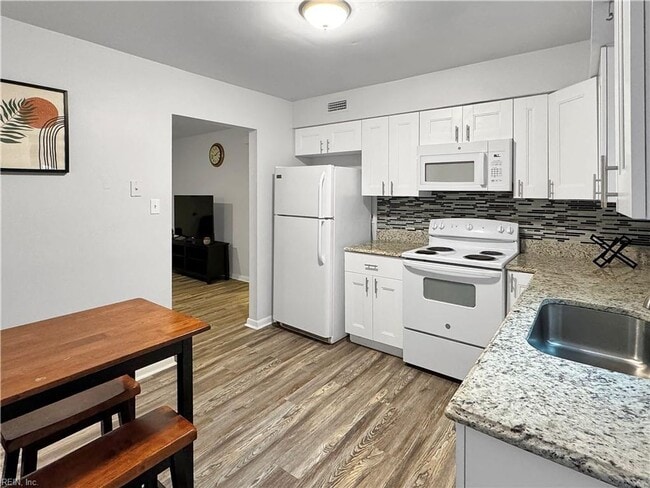 Photo - FOR RENT - BEACH LIVING!