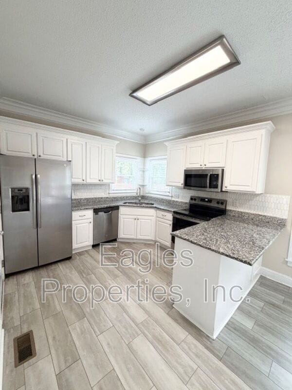Photo - 242 N Marion Dr