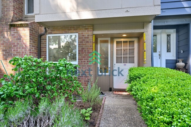 Building Photo - Charming 3-bedroom, 2.5 baths | Family-Friendly Bellevue Crossroads Neighborhood