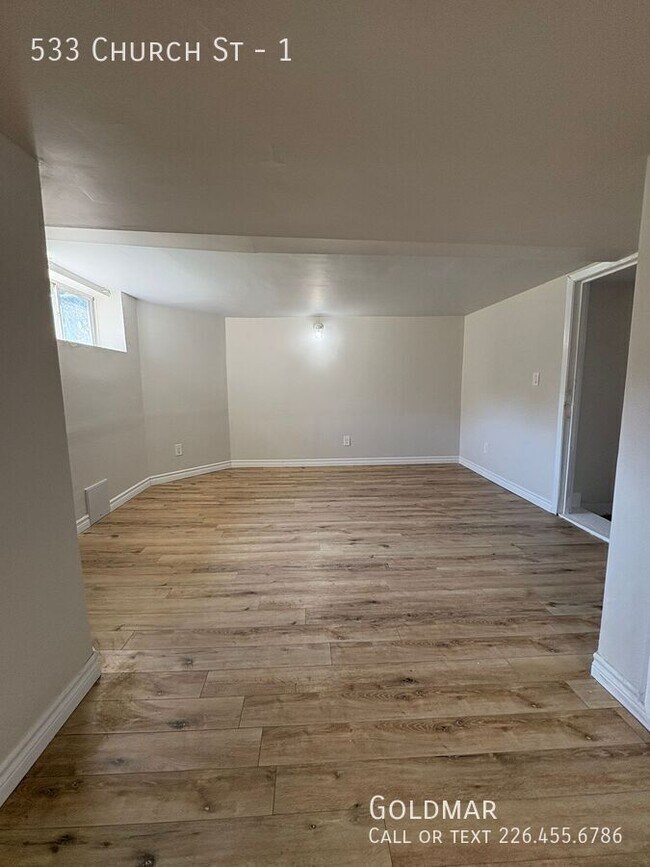 Photo - 533 Church St