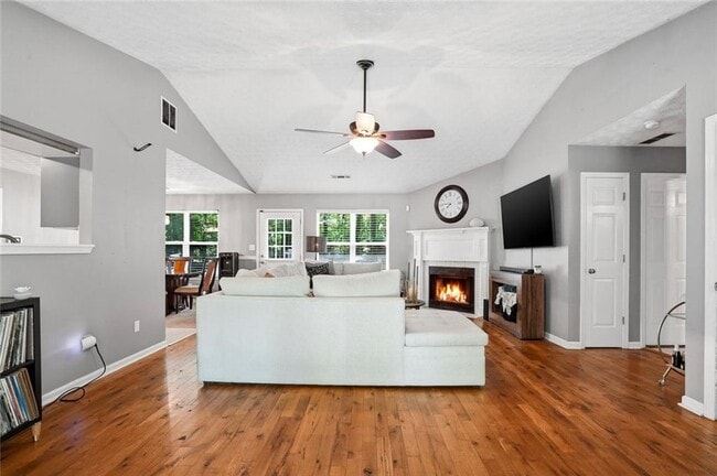 Photo - 131 Homestead Way