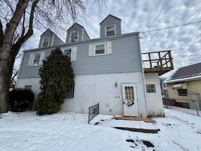 Building Photo - 3 Bedroom 2 Bath in Natrona Heights, PA!