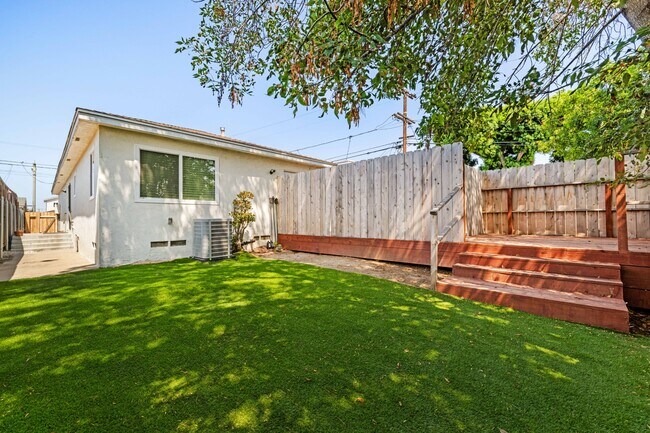 Building Photo - 5677 Dorothy Way Rental