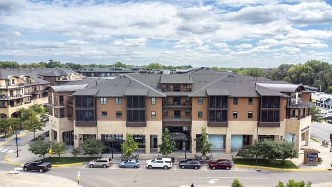 Photo - Quayside Wayzata