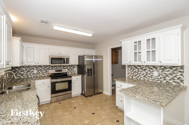 Photo - 14 Windcliff Ct SW