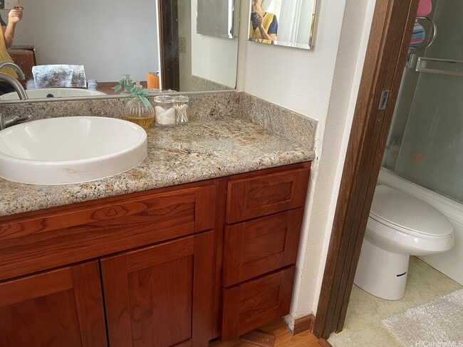 Bathroom 1 - 98-351 Koauka Loop Unit 1606
