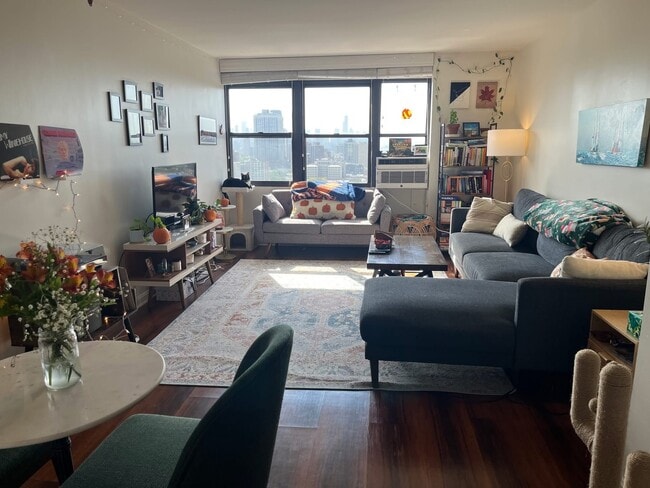 Photo - 510 W Belmont Ave Unit 2209