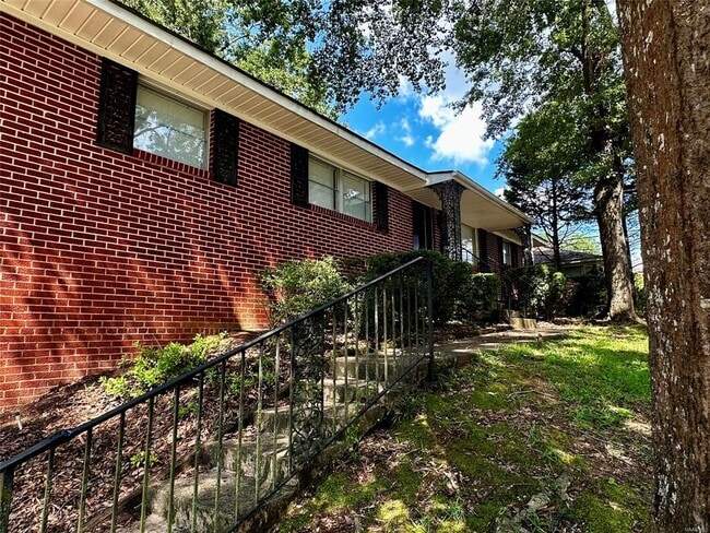 Photo - 1009 Rosedale Dr