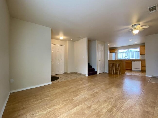 Photo - 1512 SE N St