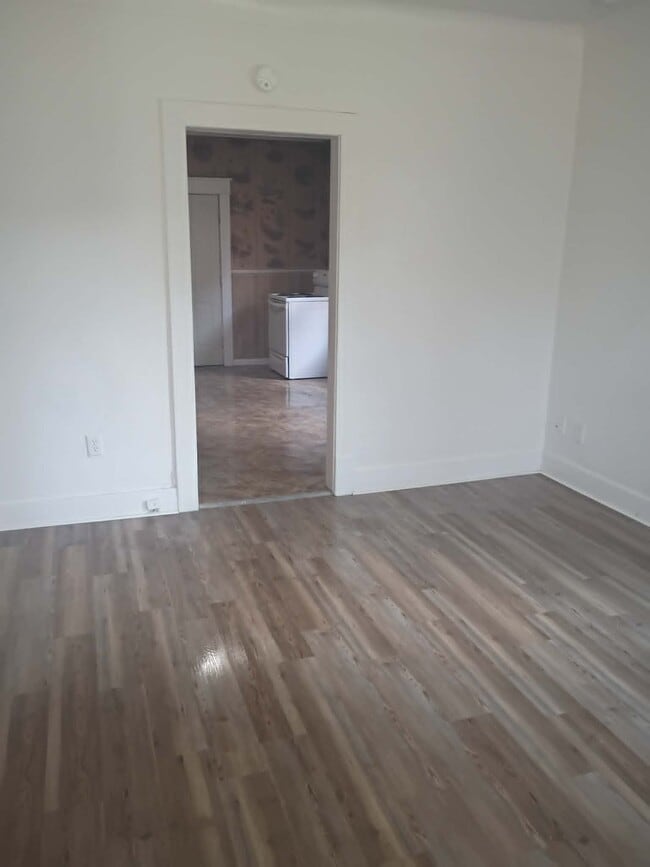 Photo - 106 E Hudson St