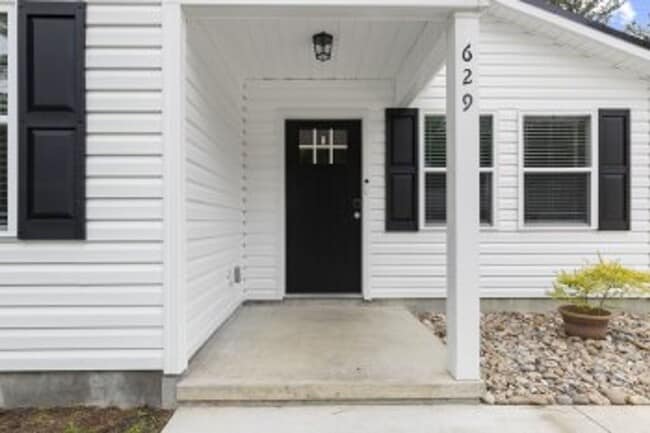 Photo - 629 Walnut Dr