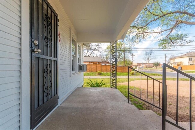 Photo - 57 Chalmers Ave