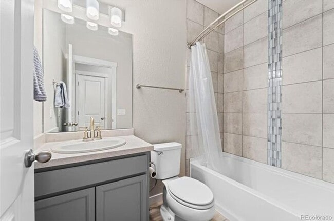 Photo - Gorgeous 5 Bed 3 bath Home In Aspen Meadows!!