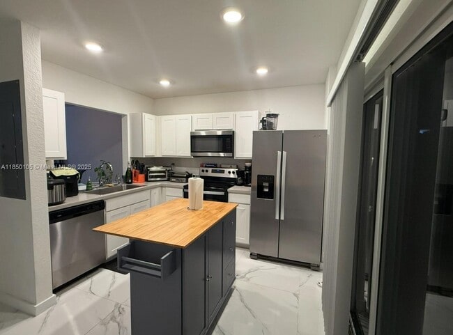 Photo - 448 NE 5th St