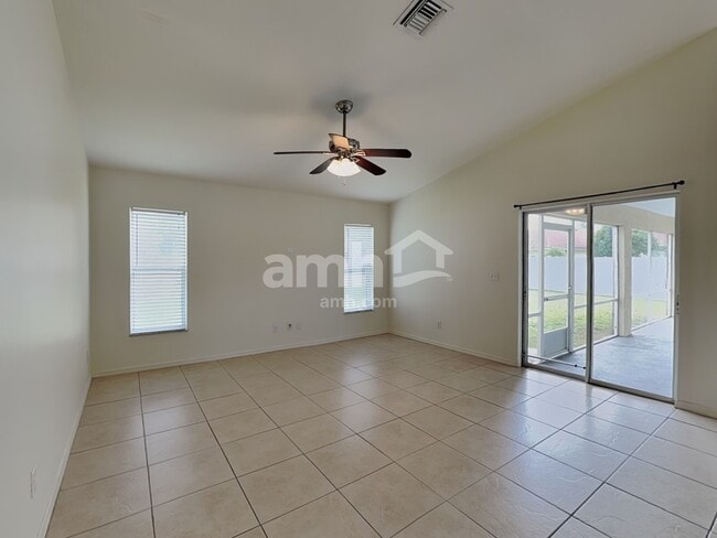 Photo - 5731 NW Zenith Dr