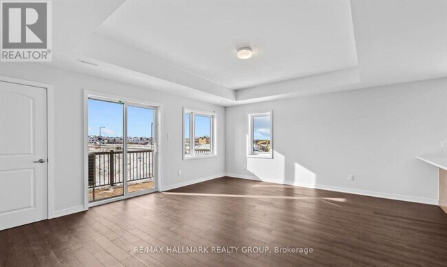 Photo - 106 Parnian Private