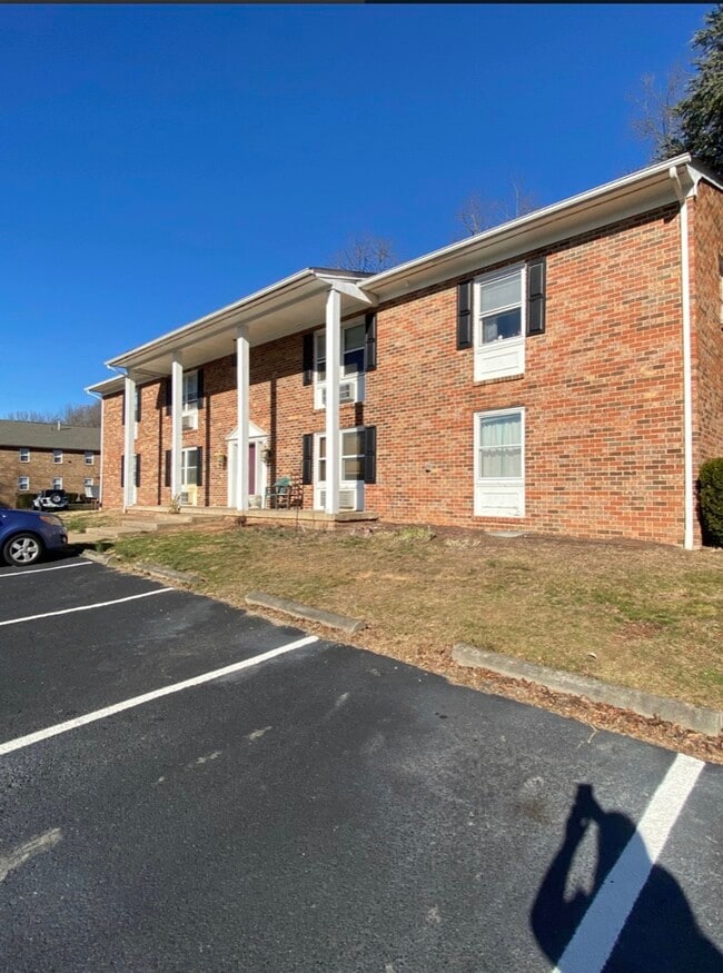 Photo - 2407 Bare Street