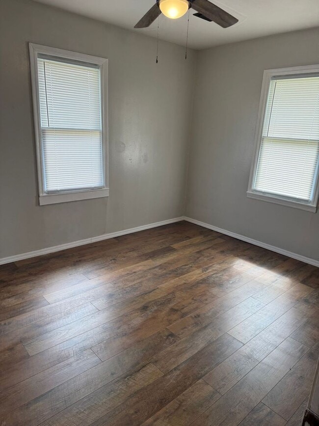 Photo - 213 NE Fenway Ave