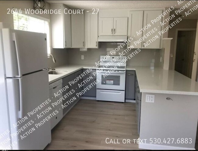 Building Photo - 2644 Woodridge Ct Unit 27