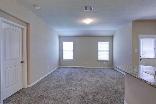 Photo - 3015 McDonough Way