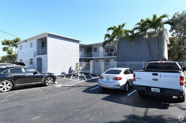 Building Photo - 1398 NW 61st St Unit 9 Rental