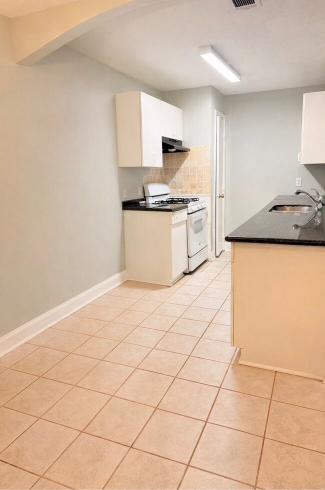 Photo - 320 Willowick St