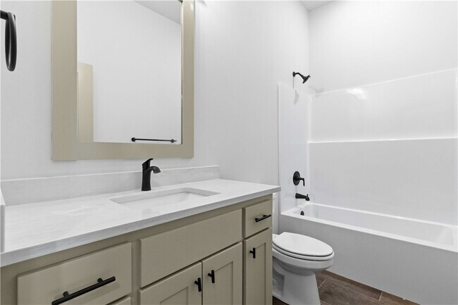 Photo - 1070 Whistler St