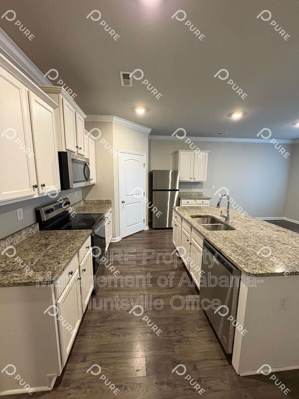 Photo - 14170 Lannister Ln