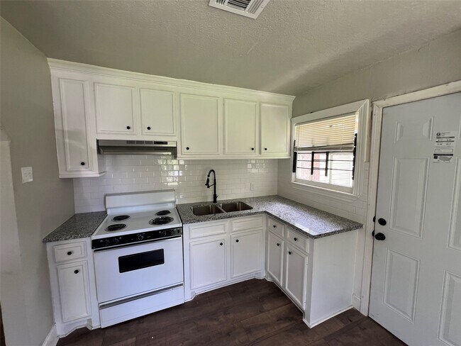 Photo - 5034 Rapido Rd