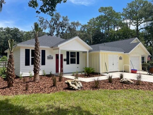 Photo - Recently Constructed  2 Bedroom House Clos...