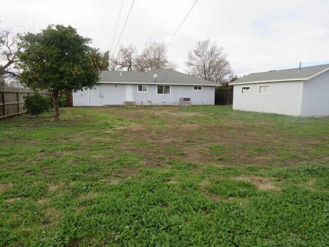 Photo - 644 S Shasta St