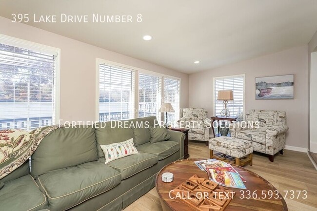 Photo - 395 Lake Dr