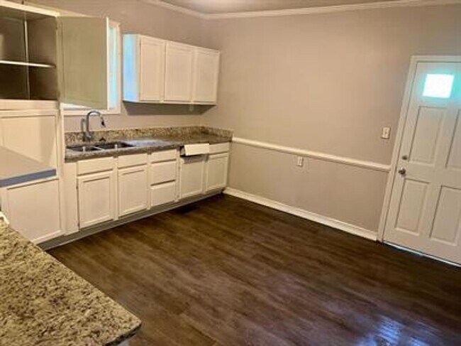 Photo - 3BR Cozy Starter Home with Spacious Layout