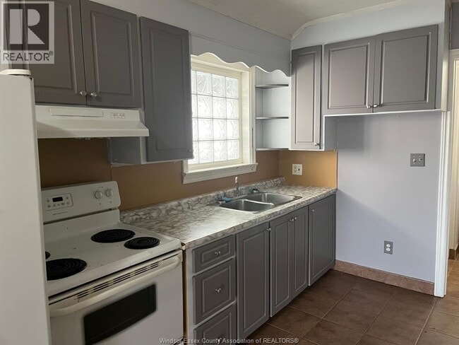 Photo - 16 Main St W Unit A