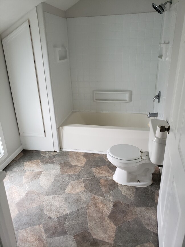 Photo - 198 E Cotton St