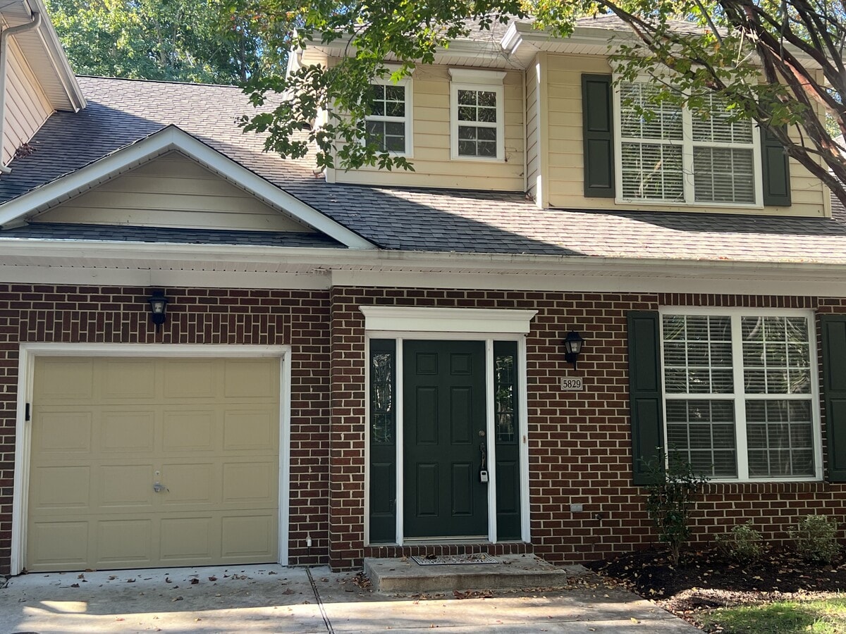 Photo - 5829 Trowbridge Ct