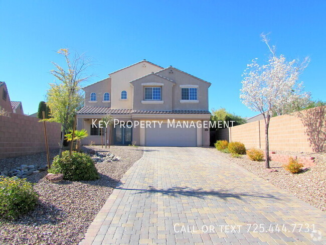 Building Photo - AMAZING SUMMERLIN HOME WITH POOL, PUTTING,...