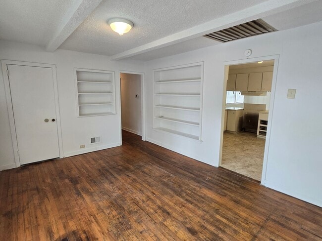 Photo - Decker Boulevard-International Corridor