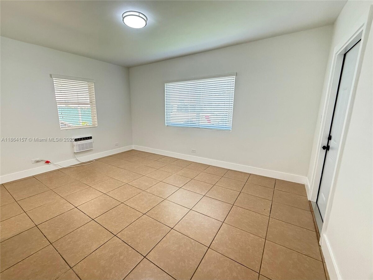 Photo - 2215 Madison St Apartment Unit 6