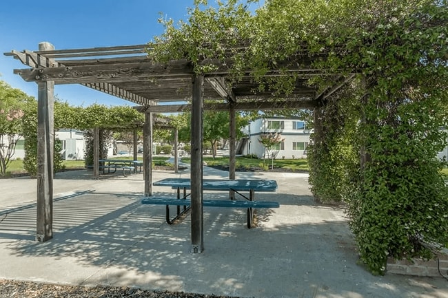 Academy Lane Apartment Homes