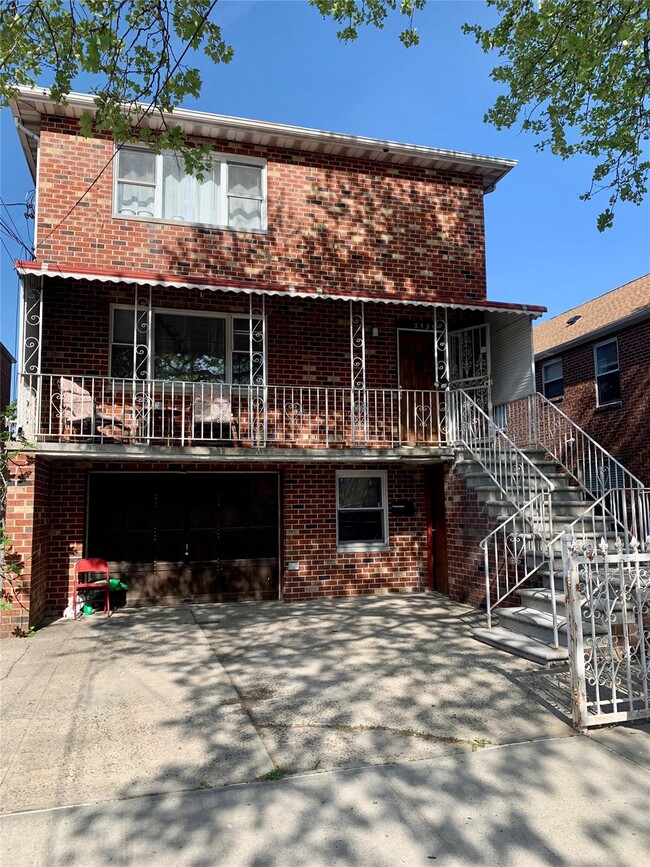 Photo - 2539 Lurting Ave Apartment