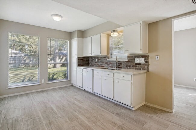 9414 Crystal Cove Cir