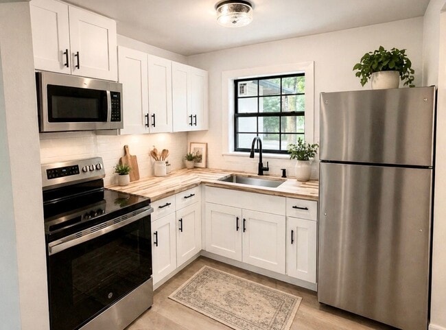 Photo - 260 S East Ave