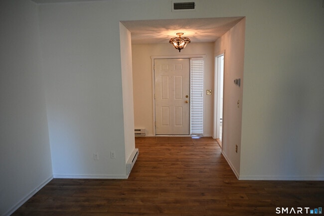 Photo - 922 Heritage Vlg Unit B