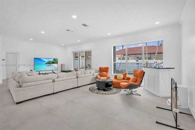 Photo - 5374 SW 33rd Ave