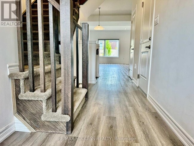 Photo - 461 Blackburn Dr