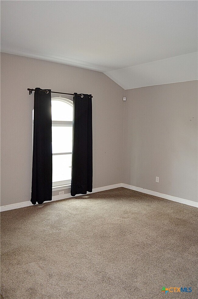 Photo - 423 Reservation Dr