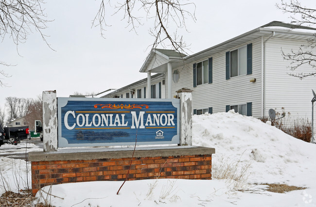 Photo - Colonial Manor Apartments